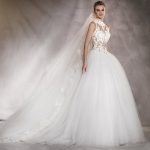 urocza suknia ślubna