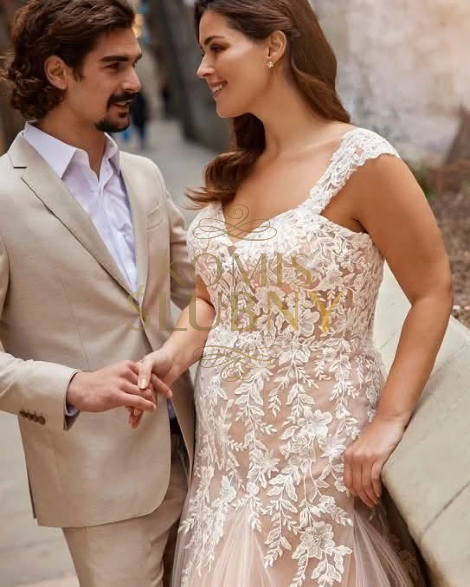 Suknia ślubna rybka plus size