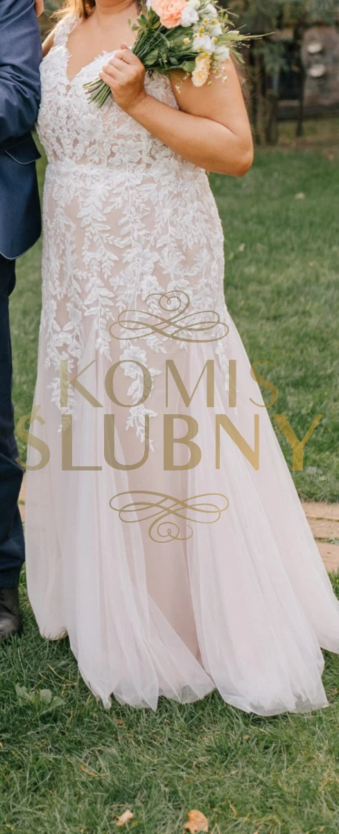 Suknia ślubna rybka plus size