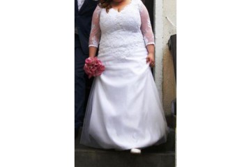 Piękna koronowska suknia ślubna dla większej Pani - rozmiar 44-48