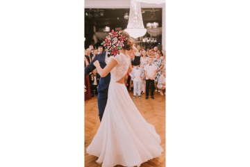 Romantyczna suknia ślubna Annais Bridal 36