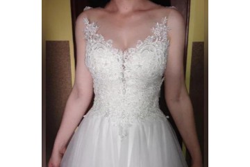 Piękna suknia ślubna + welon