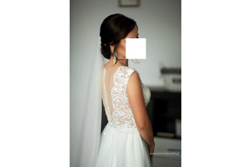Suknia ślubna śmietankowa rozmiar S/M połyskująca srebrnymi drobinkami na tiulu Marka Marifeld model