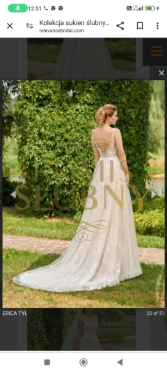 Piękna lekka zwiewna suknia ślubna 