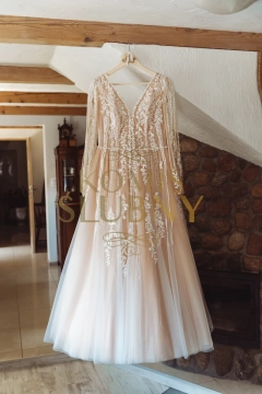 Suknia ślubna z kołem 