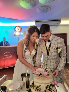 Suknia ślubna prosta w stylu boho 