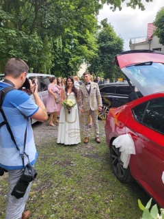 Suknia ślubna prosta w stylu boho 