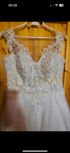 Suknia ślubna r 40/42 500 zł