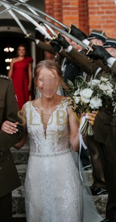 Sukienka ślubna syrenka z rozcięciem 