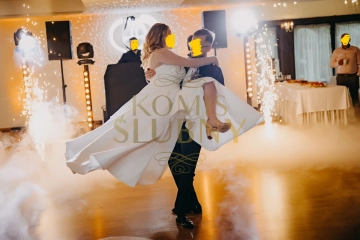 Suknia ślubna z trenem Anna Sposa