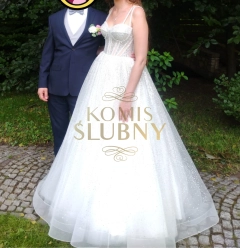 Suknia ślubna typu księżniczka dla panny młodej, która chce błyszczeć :) 