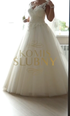 Kremowa suknia ślubna princess