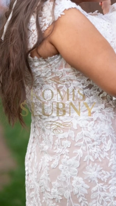 Suknia ślubna rybka plus size