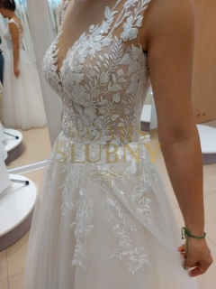 Suknia ślubna typu księżniczka – mały rozmiar i wzrost + welon gratis