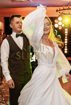 Suknia ślubna + welon z perłami GRATIS 