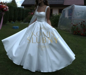 Sprzedam  klasyczną satynową suknię ślubną z kieszonkami rozmiar XS 