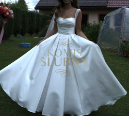 Sprzedam  klasyczną satynową suknię ślubną z kieszonkami rozmiar XS 