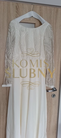 Witam mam do sprzedania suknię szytą na wymiar u krawcowej.