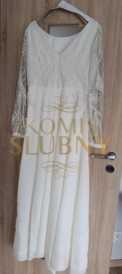 Witam mam do sprzedania suknię szytą na wymiar u krawcowej.