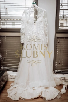 Suknia ślubna z trenem 