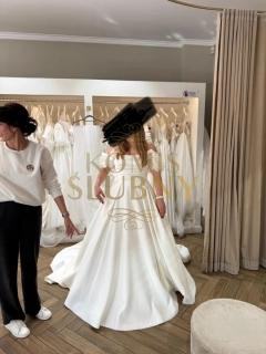 Elegancka suknia ślubna w stylu księżniczki