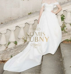 Sprzedam elegancką suknię ślubną z trenem