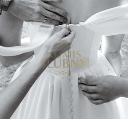 Sprzedam elegancką suknię ślubną z trenem