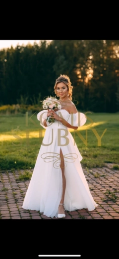Suknia ślubna z dodatkami