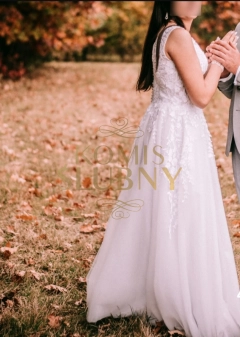 Sprzedam suknię ślubną Biała, linia A, rozmiar 34-38 (wszyty gorset zakryty zapinanymi guziczkami), wzrost 160 cm, tiul koronka