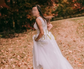 Sprzedam suknię ślubną Biała, linia A, rozmiar 34-38 (wszyty gorset zakryty zapinanymi guziczkami), wzrost 160 cm, tiul koronka