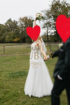 Suknia ślubna ecru, firmy Estera rozmar M / 38 /