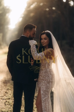 Suknia ślubna glamour 
