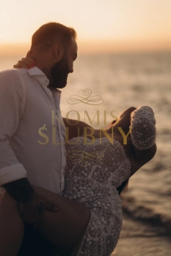 Suknia ślubna glamour 