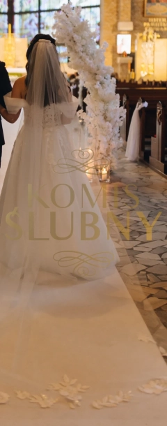 Piękna romantyczna suknia ślubna – projekt indywidualny