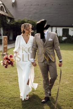 Suknia ślubna z koronką 