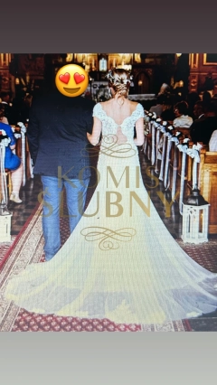 Piękna suknia ślubna 