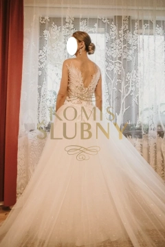 Zjawiskowa suknia ślubna z salonu Destiny w Warszawie