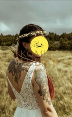 Muślinowa suknia koronka