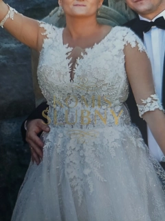 Piekna suknia ślubna 