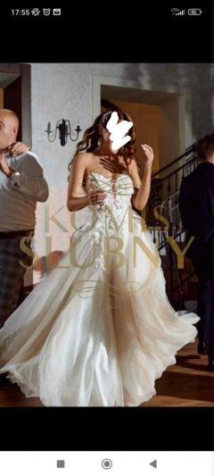 Suknia ślubna o kroju A