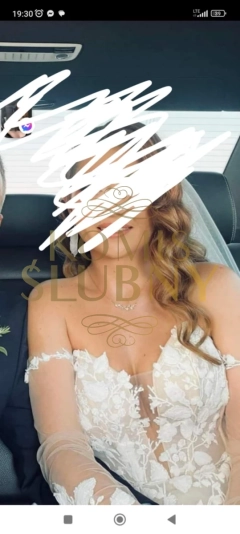 Suknia ślubna o kroju A