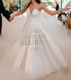 suknia ślubna z welonem