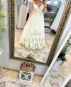 Przepieknq suknia ślubna ubrana tylko do przymiarek 