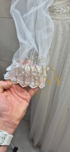 Przepieknq suknia ślubna ubrana tylko do przymiarek 