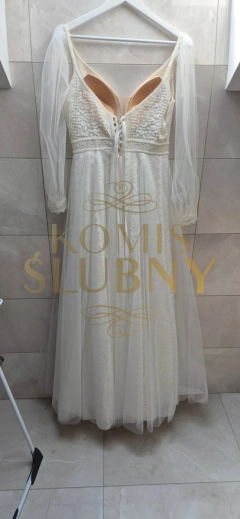 Przepieknq suknia ślubna ubrana tylko do przymiarek 