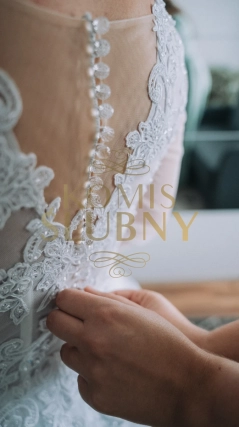 Śnieżnobiała suknia ślubna rozmiar S