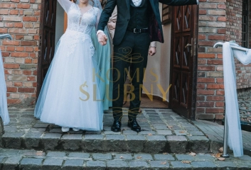 Śnieżnobiała suknia ślubna rozmiar S