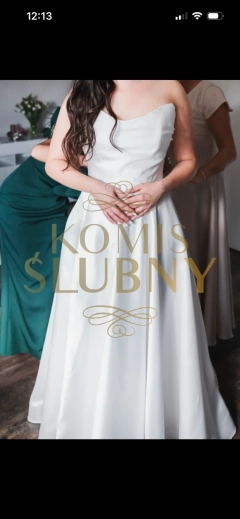 Klasyczna suknia ślubna z tkaniny mikado