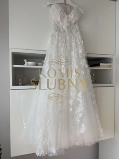 SUKNIA ŚLUBNA moda 2025/2026