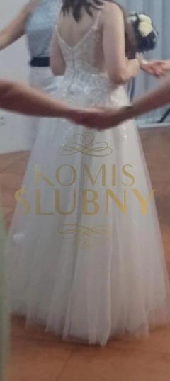 Suknia ślubna z welonem 